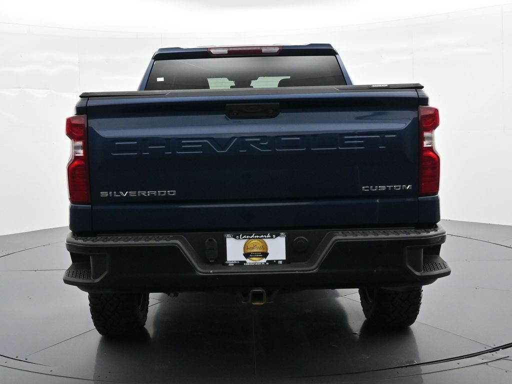 Chevrolet Silverado 1500 Vehicle Full-screen Gallery Image 7