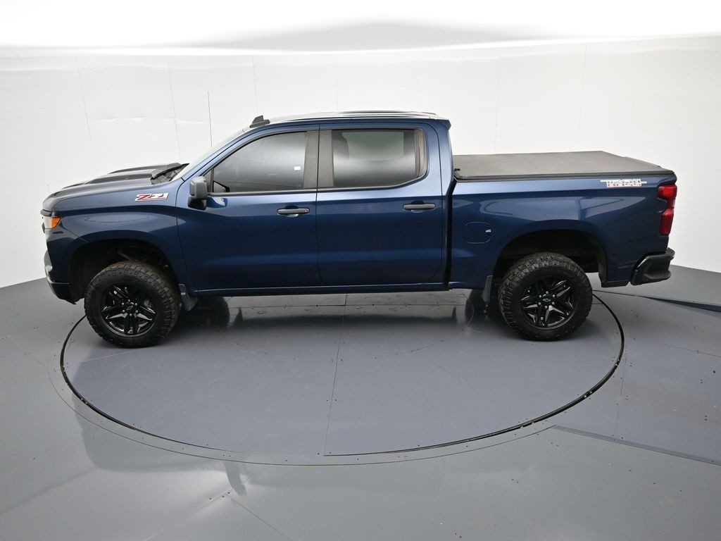 Chevrolet Silverado 1500 Vehicle Full-screen Gallery Image 25