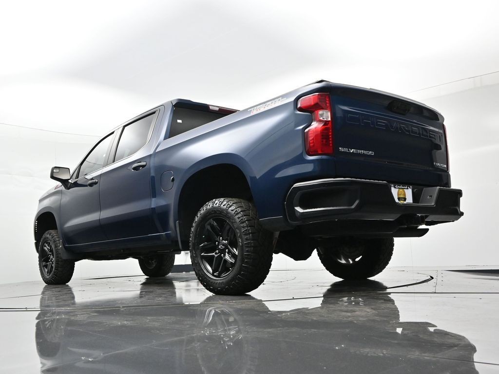 Chevrolet Silverado 1500 Vehicle Full-screen Gallery Image 26