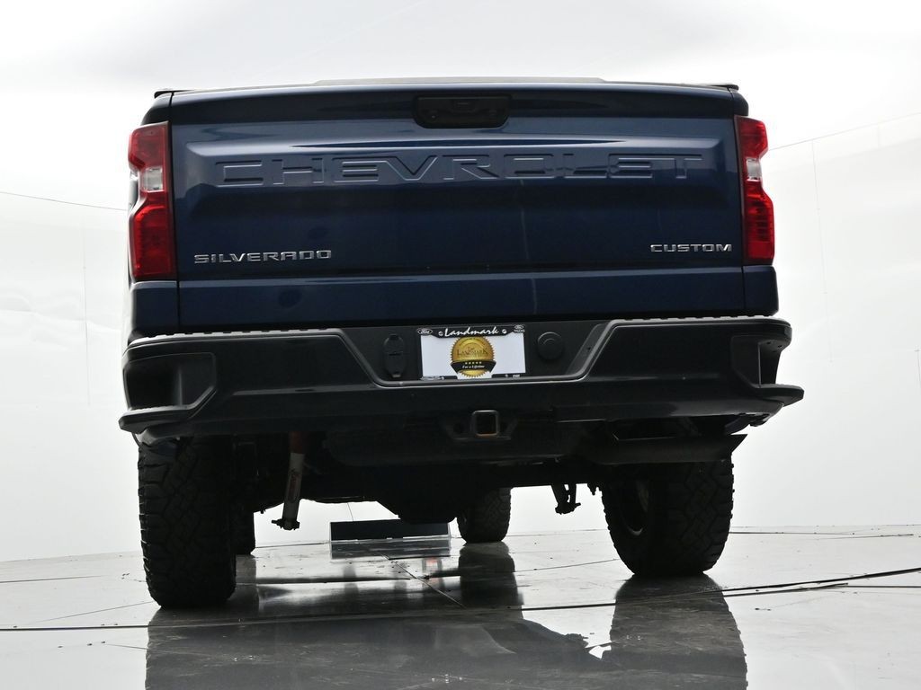 Chevrolet Silverado 1500 Vehicle Full-screen Gallery Image 27