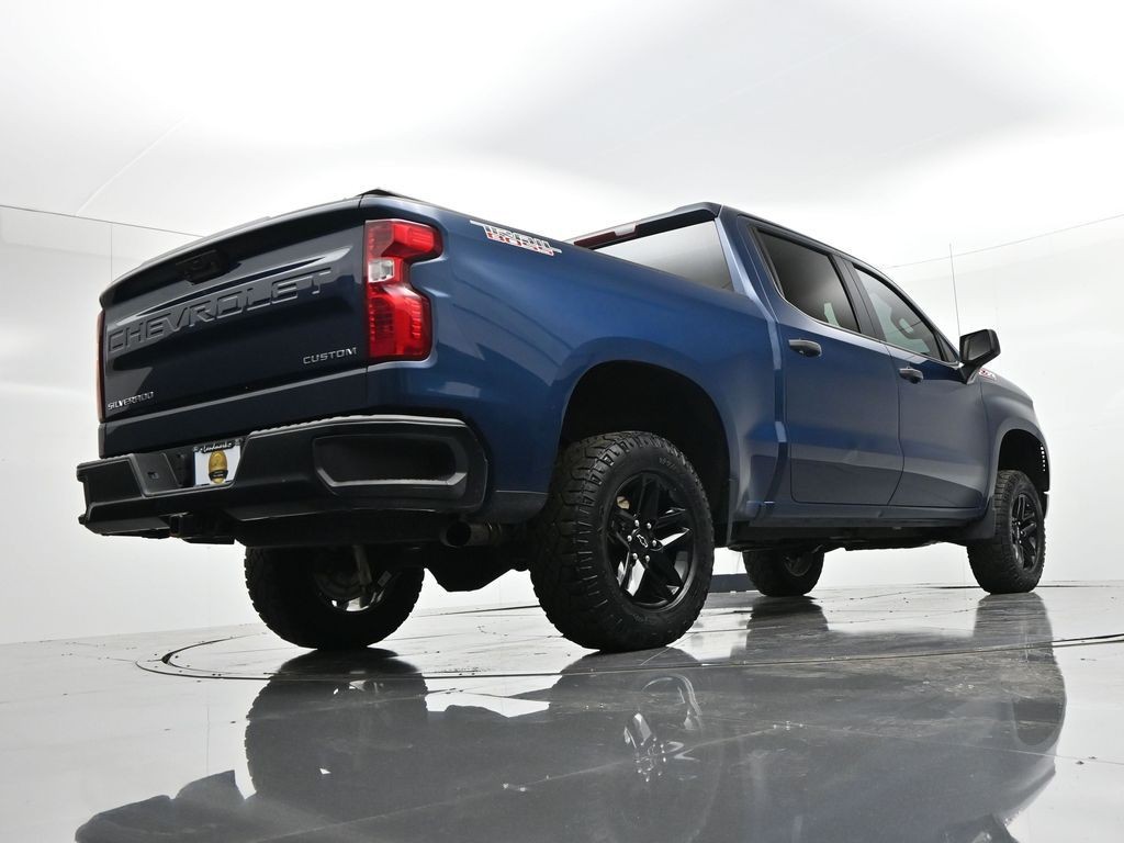 Chevrolet Silverado 1500 Vehicle Full-screen Gallery Image 28