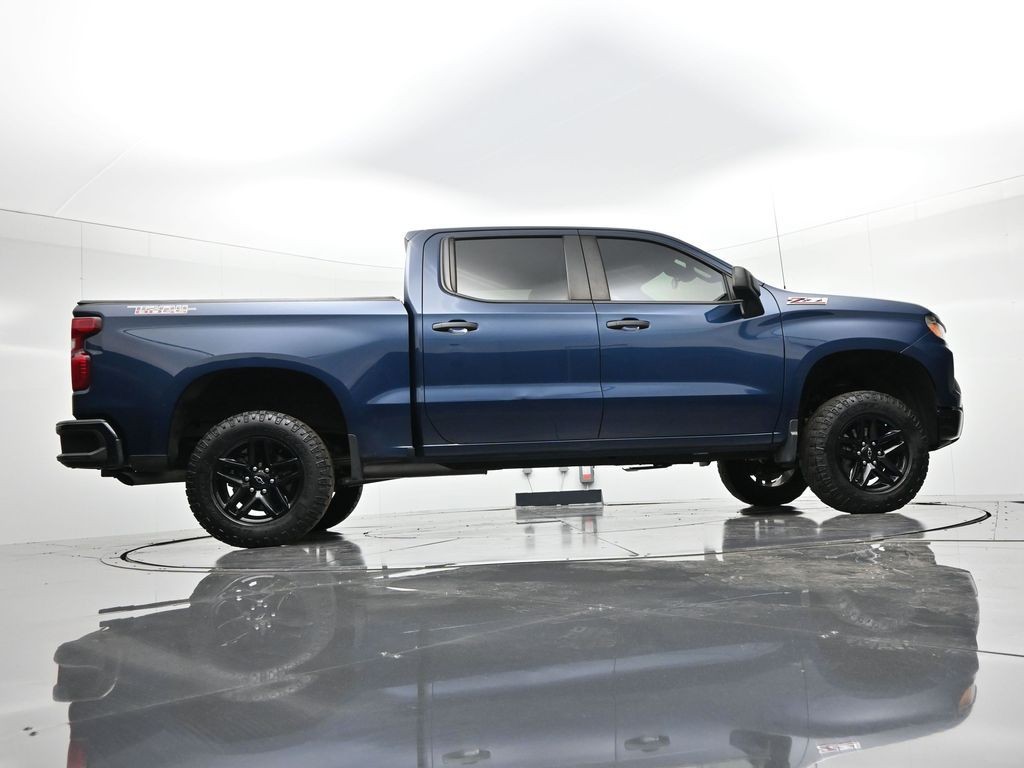 Chevrolet Silverado 1500 Vehicle Full-screen Gallery Image 29