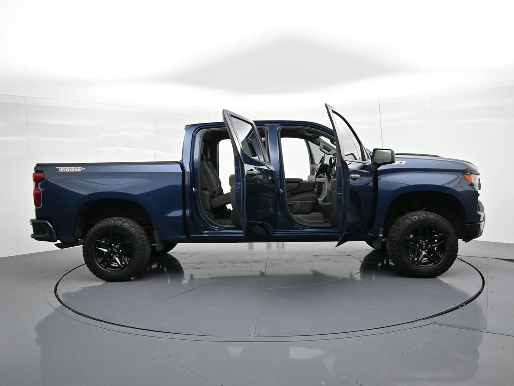 Chevrolet Silverado 1500 Vehicle Full-screen Gallery Image 30