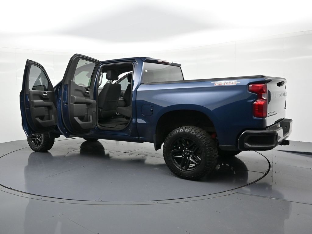 Chevrolet Silverado 1500 Vehicle Full-screen Gallery Image 31