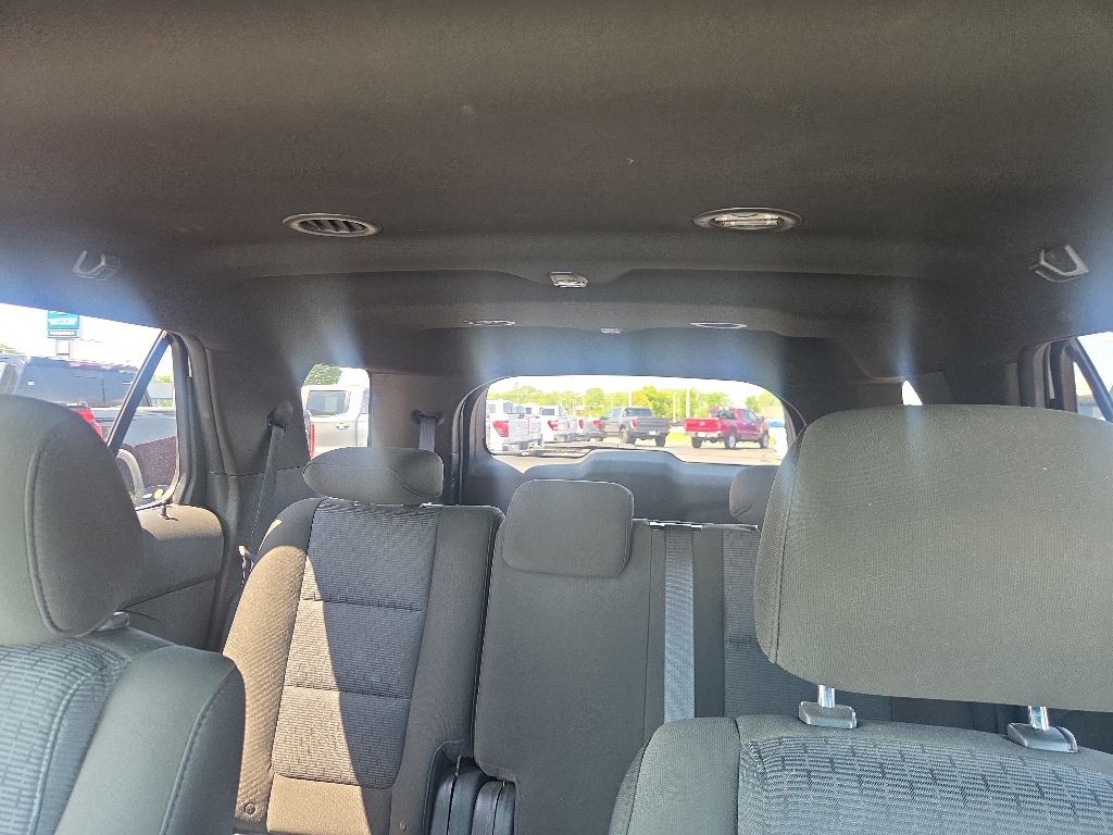 Ford Explorer Vehicle Full-screen Gallery Image 16