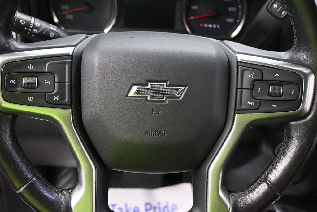 Chevrolet Silverado 1500 Vehicle Full-screen Gallery Image 11