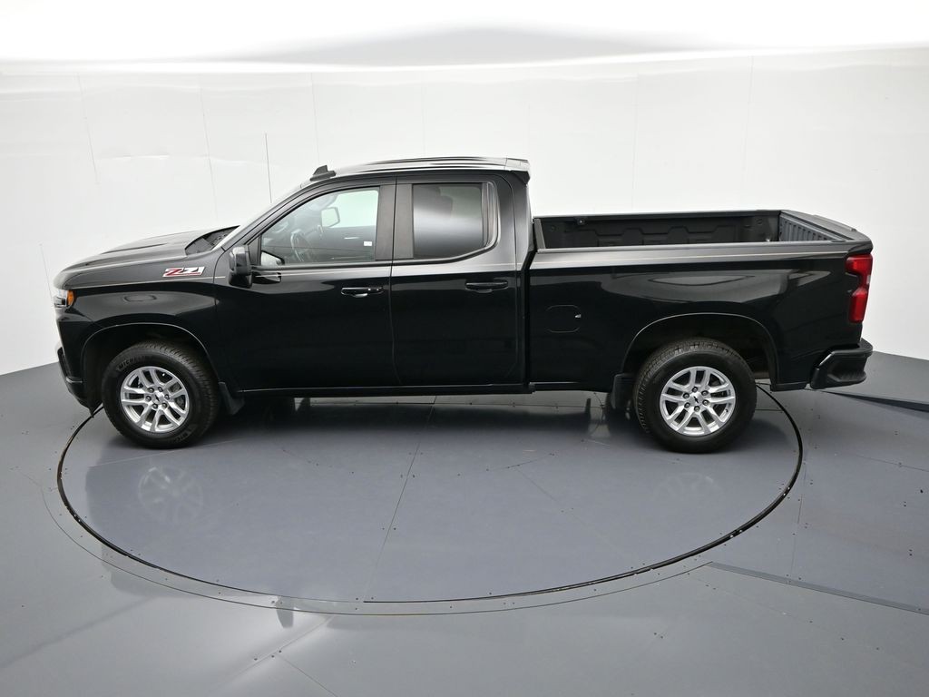 Chevrolet Silverado 1500 Vehicle Full-screen Gallery Image 17
