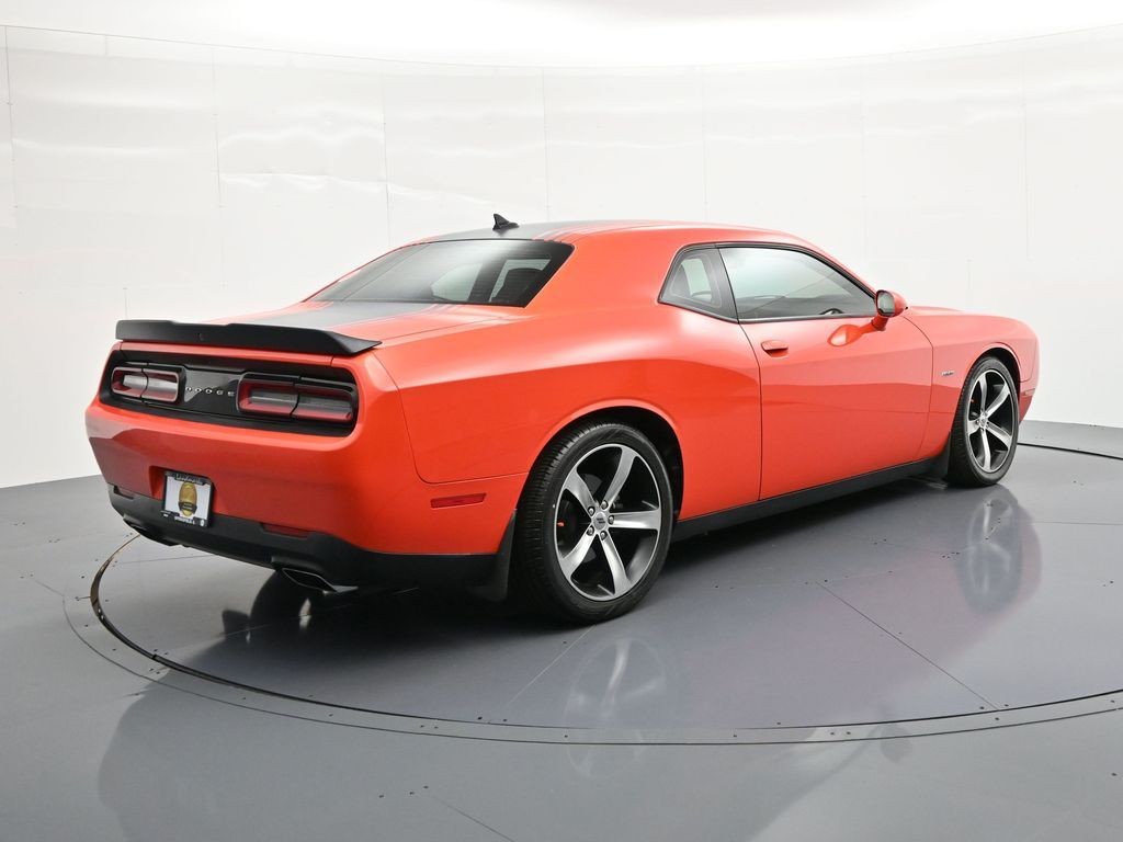 Dodge Challenger Vehicle Full-screen Gallery Image 6