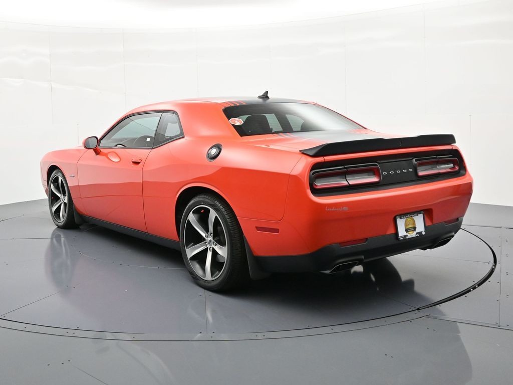 Dodge Challenger Vehicle Full-screen Gallery Image 8