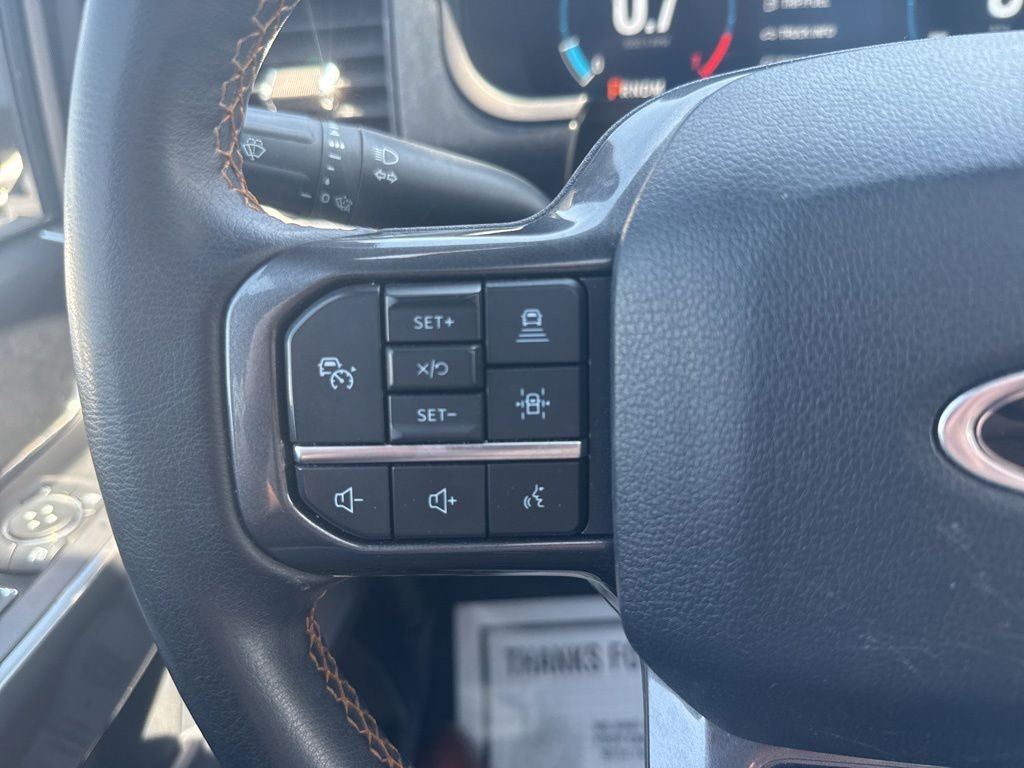 Ford F-150 Vehicle Full-screen Gallery Image 17