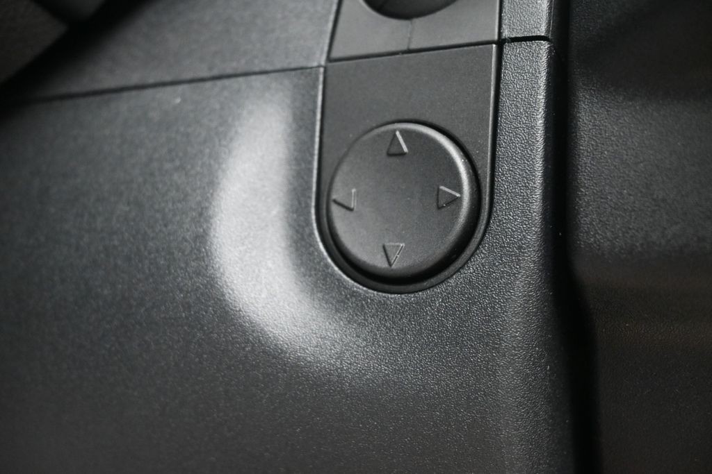 Ford Edge Vehicle Full-screen Gallery Image 21