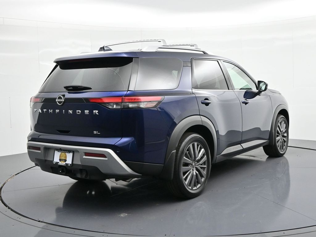 Nissan Pathfinder Vehicle Full-screen Gallery Image 6