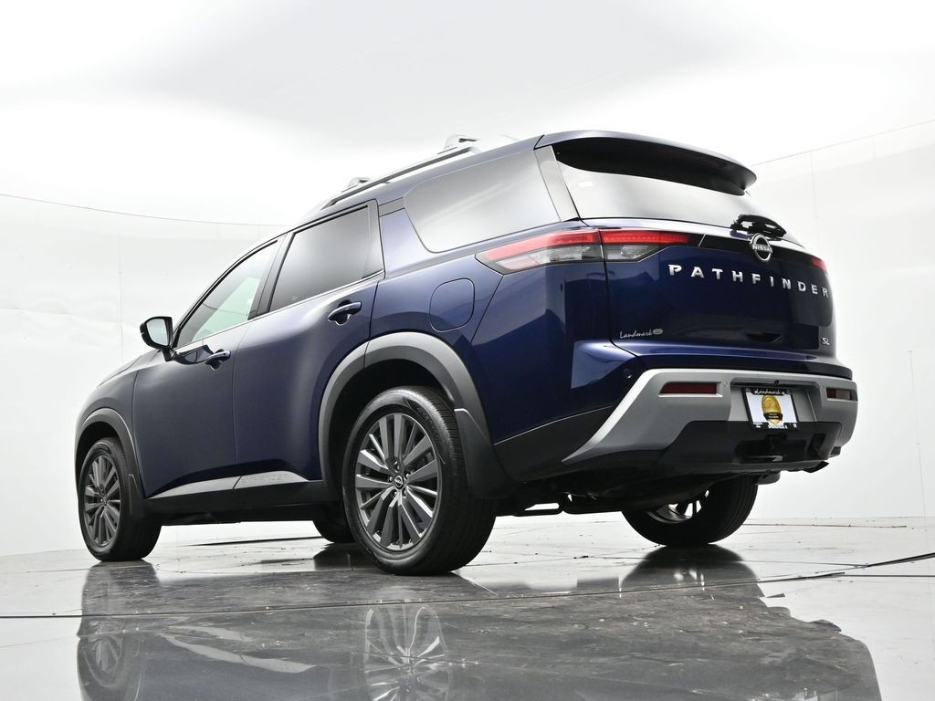 Nissan Pathfinder Vehicle Full-screen Gallery Image 27
