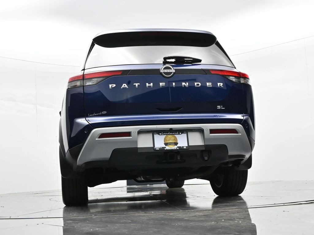 Nissan Pathfinder Vehicle Full-screen Gallery Image 28