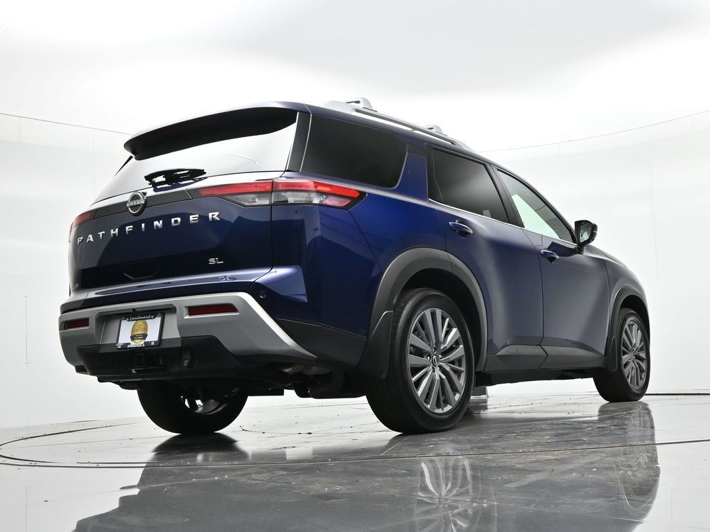 Nissan Pathfinder Vehicle Full-screen Gallery Image 29