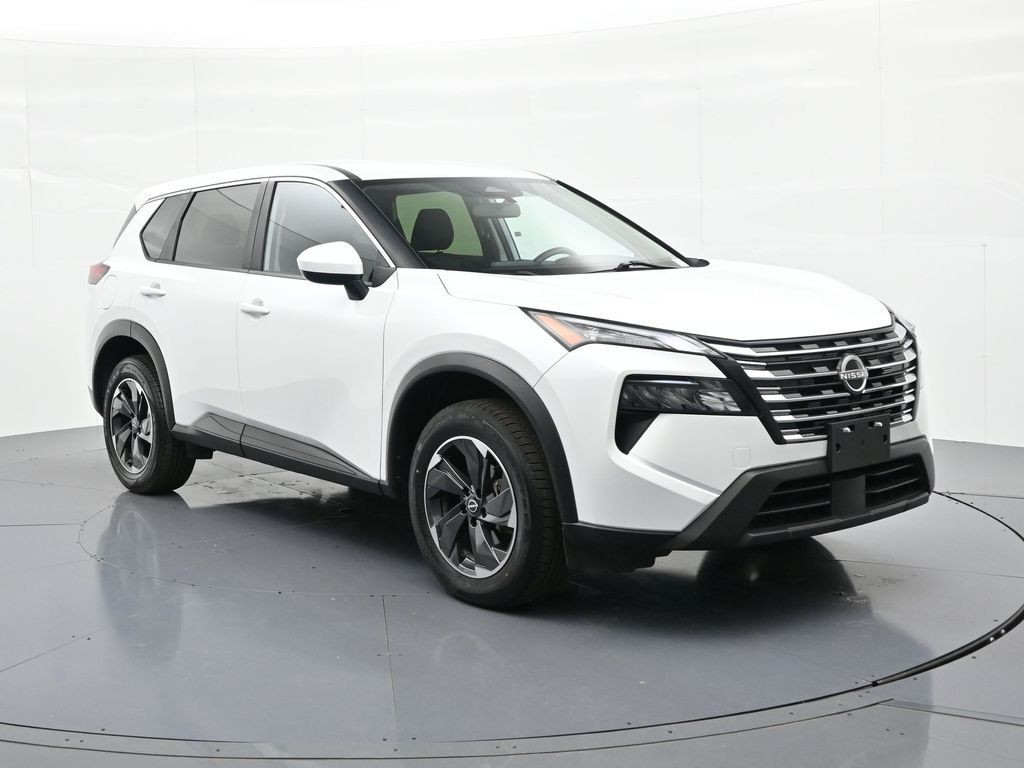 Nissan Rogue Vehicle Full-screen Gallery Image 4