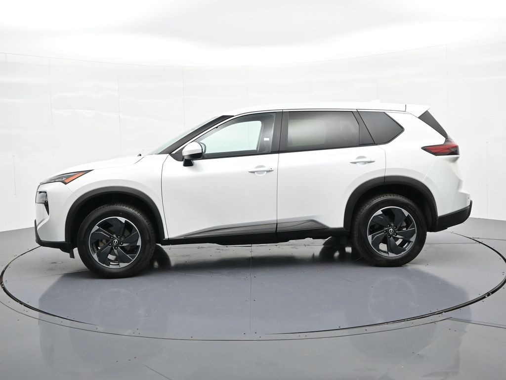 Nissan Rogue Vehicle Full-screen Gallery Image 9