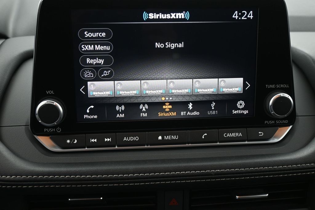 Nissan Rogue Vehicle Full-screen Gallery Image 11