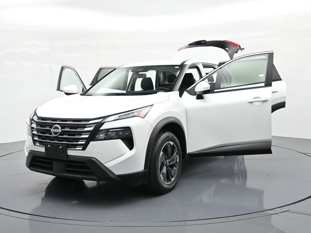Nissan Rogue Vehicle Full-screen Gallery Image 29