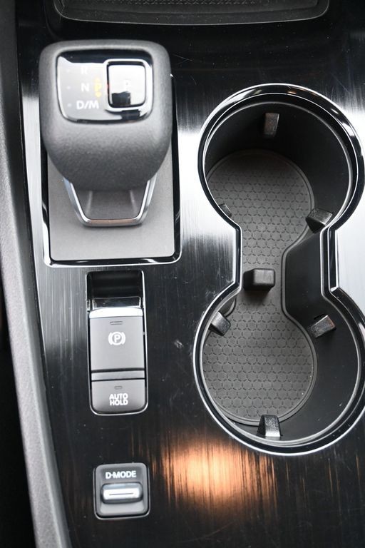 Nissan Rogue Vehicle Full-screen Gallery Image 13