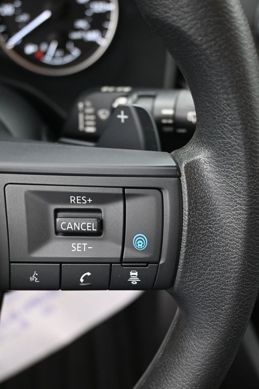 Nissan Rogue Vehicle Full-screen Gallery Image 15