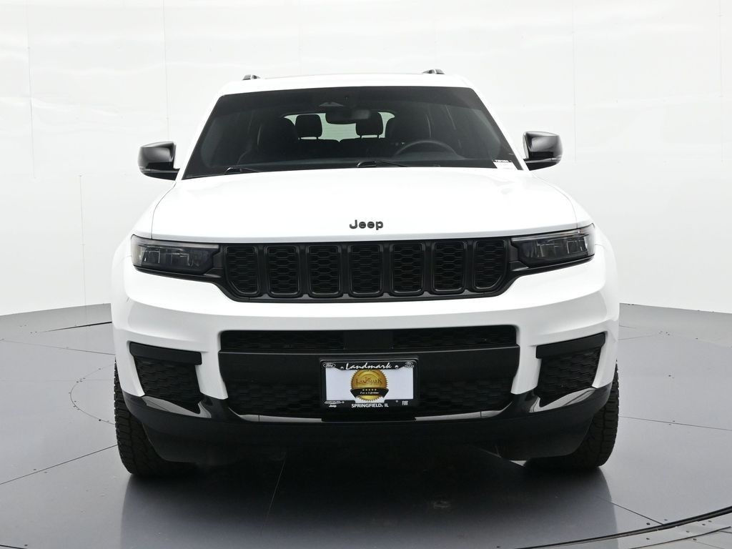 Jeep Grand Cherokee L Vehicle Full-screen Gallery Image 03