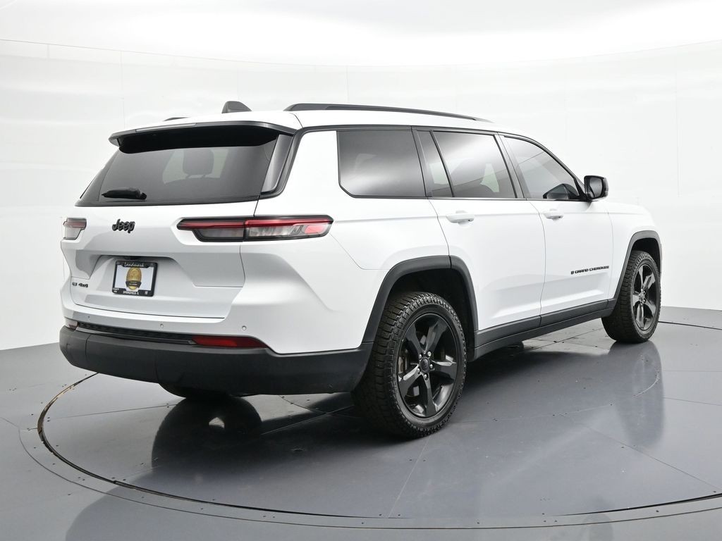 Jeep Grand Cherokee L Vehicle Full-screen Gallery Image 06