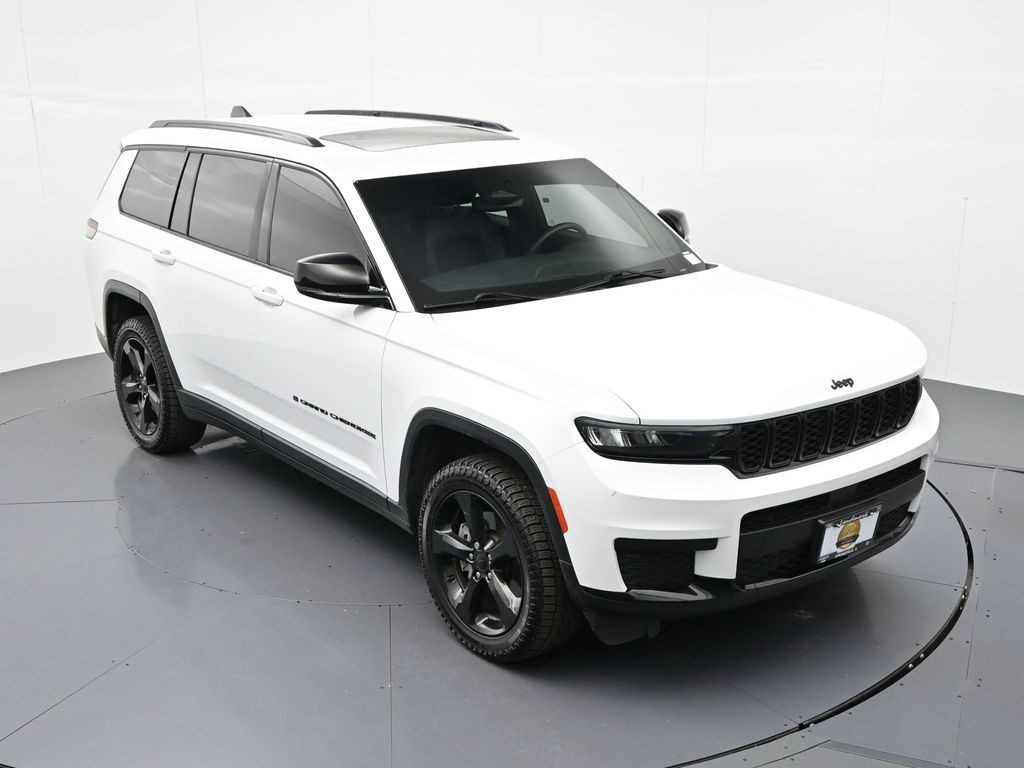 Jeep Grand Cherokee L Vehicle Full-screen Gallery Image 24