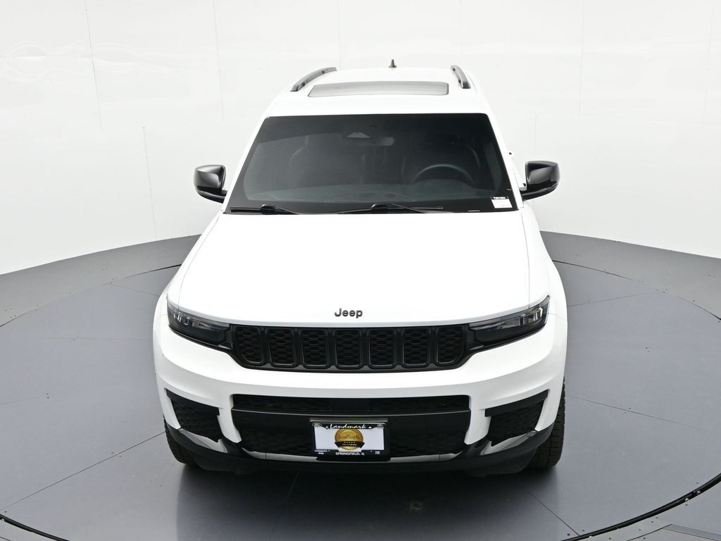 Jeep Grand Cherokee L Vehicle Full-screen Gallery Image 25