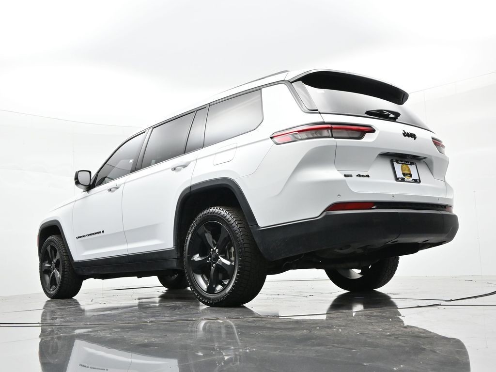 Jeep Grand Cherokee L Vehicle Full-screen Gallery Image 28