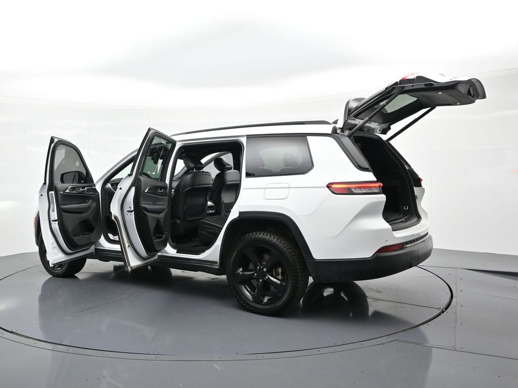 Jeep Grand Cherokee L Vehicle Full-screen Gallery Image 33