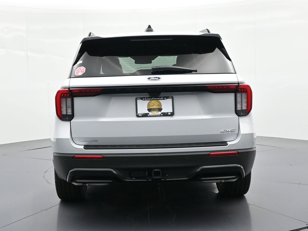 Ford Explorer Vehicle Full-screen Gallery Image 7