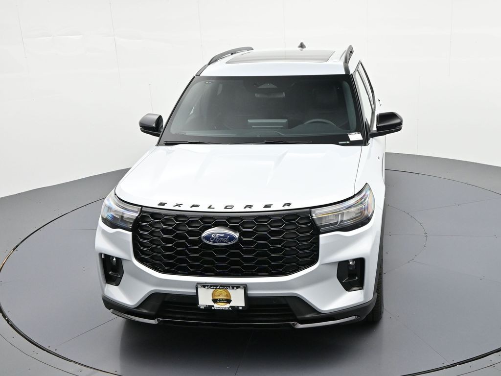 Ford Explorer Vehicle Full-screen Gallery Image 17