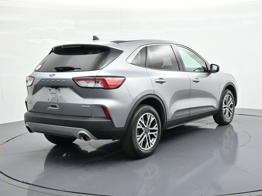 Ford Escape Vehicle Full-screen Gallery Image 06