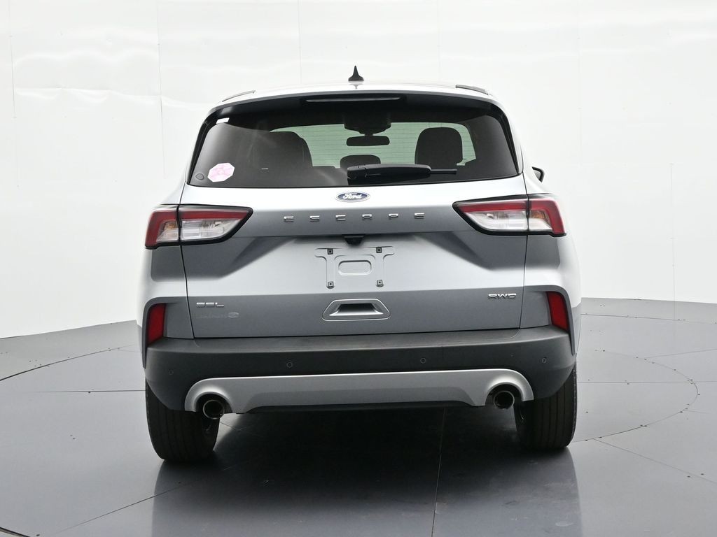 Ford Escape Vehicle Full-screen Gallery Image 07