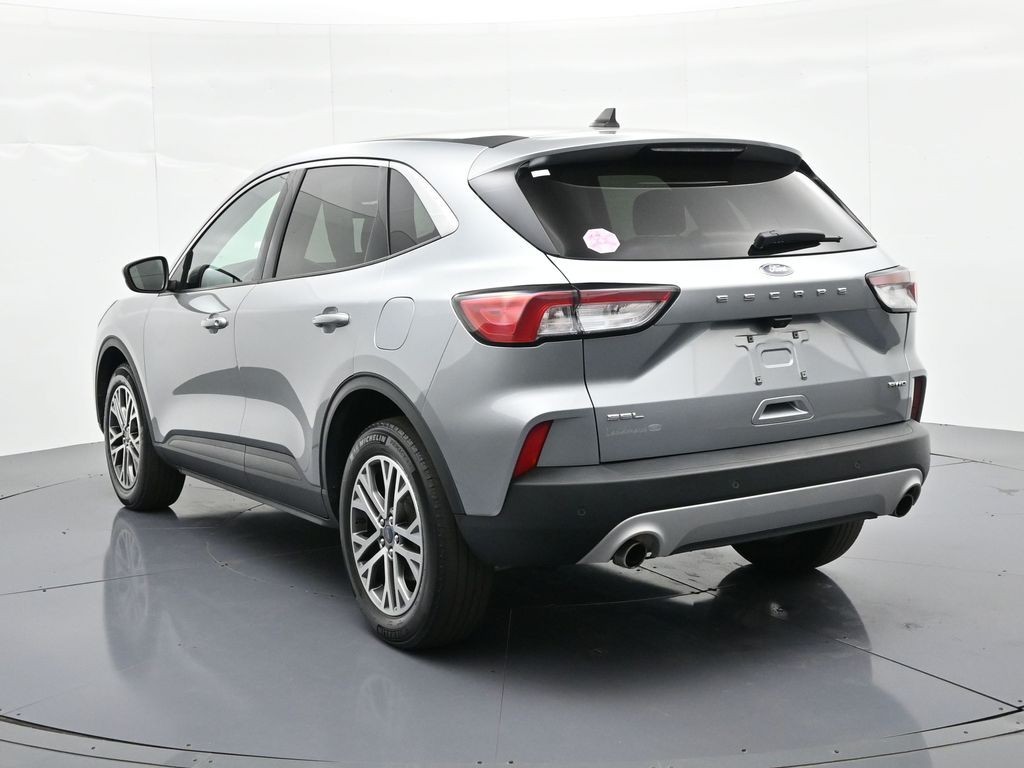 Ford Escape Vehicle Full-screen Gallery Image 08