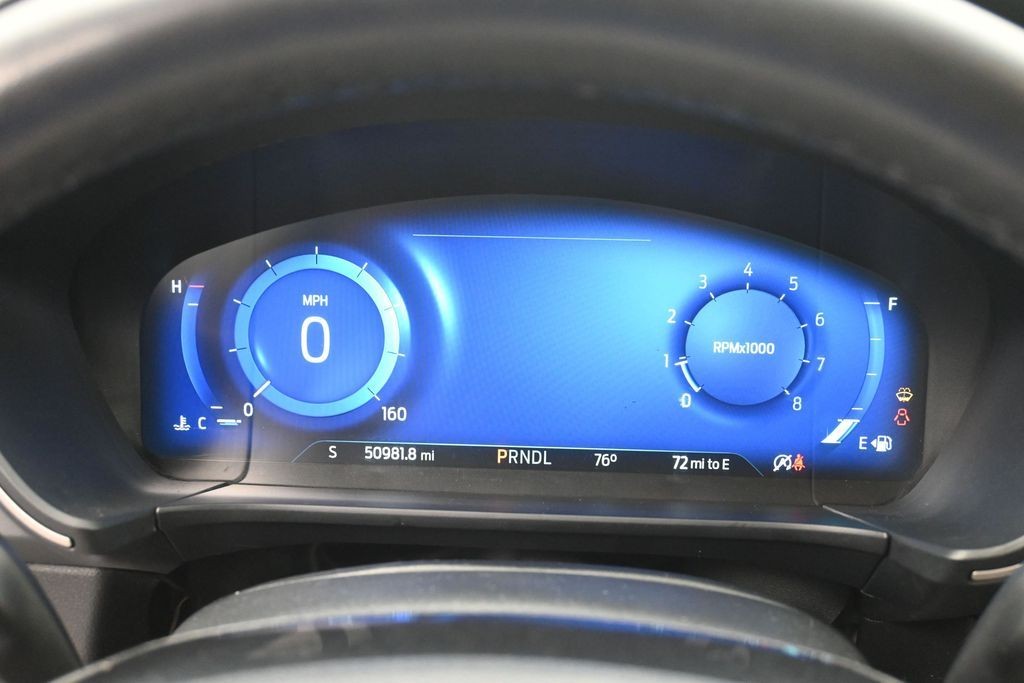 Ford Escape Vehicle Full-screen Gallery Image 10