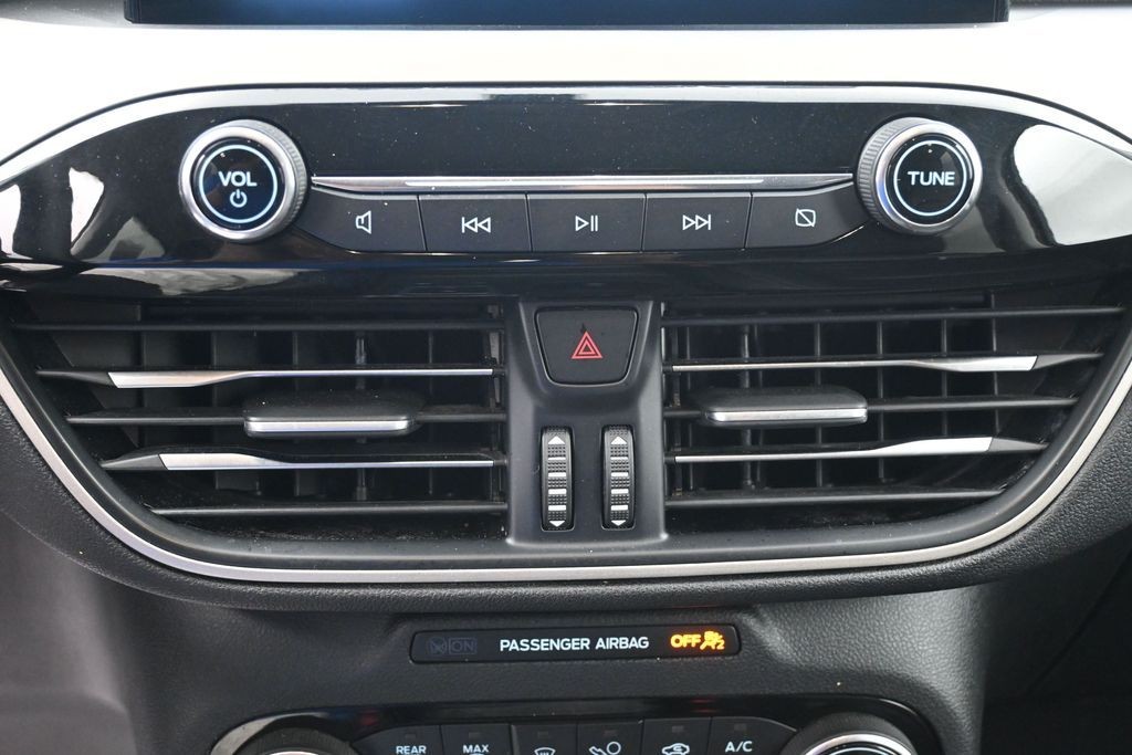 Ford Escape Vehicle Full-screen Gallery Image 13