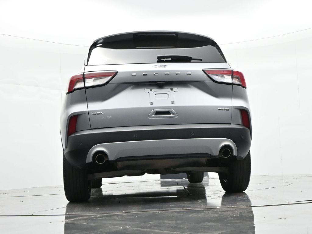 Ford Escape Vehicle Full-screen Gallery Image 27
