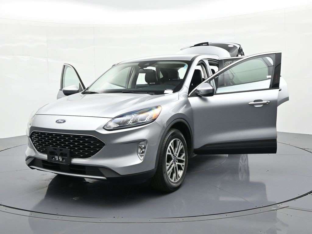 Ford Escape Vehicle Full-screen Gallery Image 32