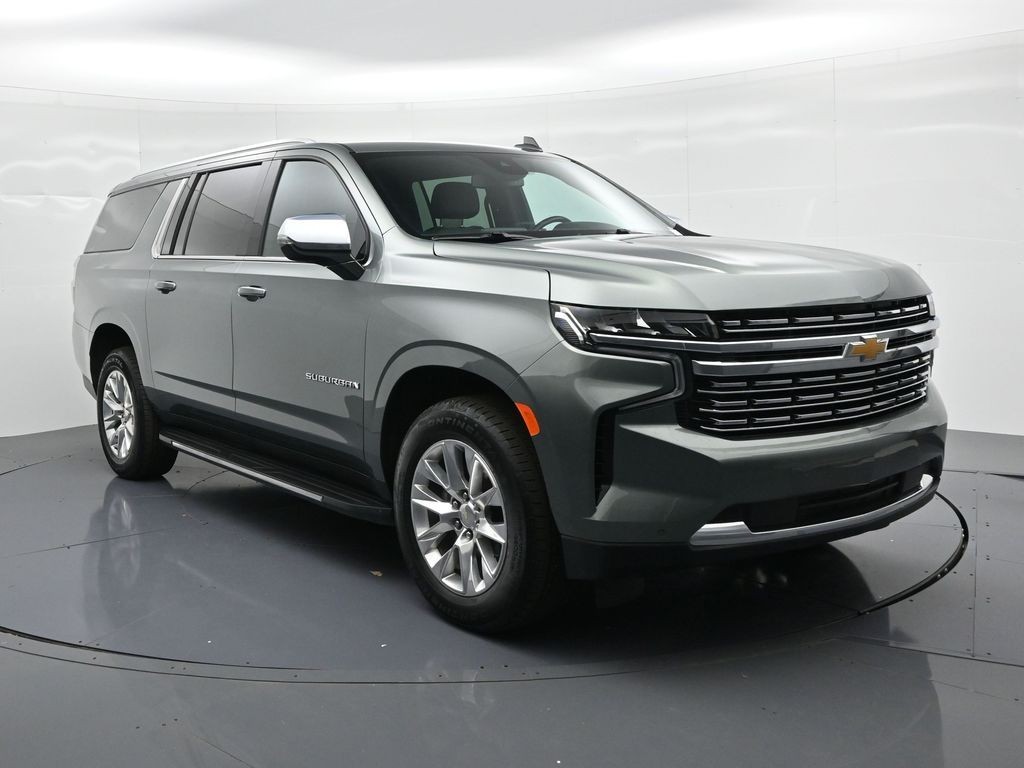 Chevrolet Suburban Vehicle Full-screen Gallery Image 4