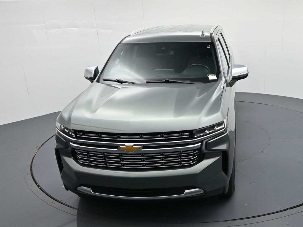 Chevrolet Suburban Vehicle Full-screen Gallery Image 19