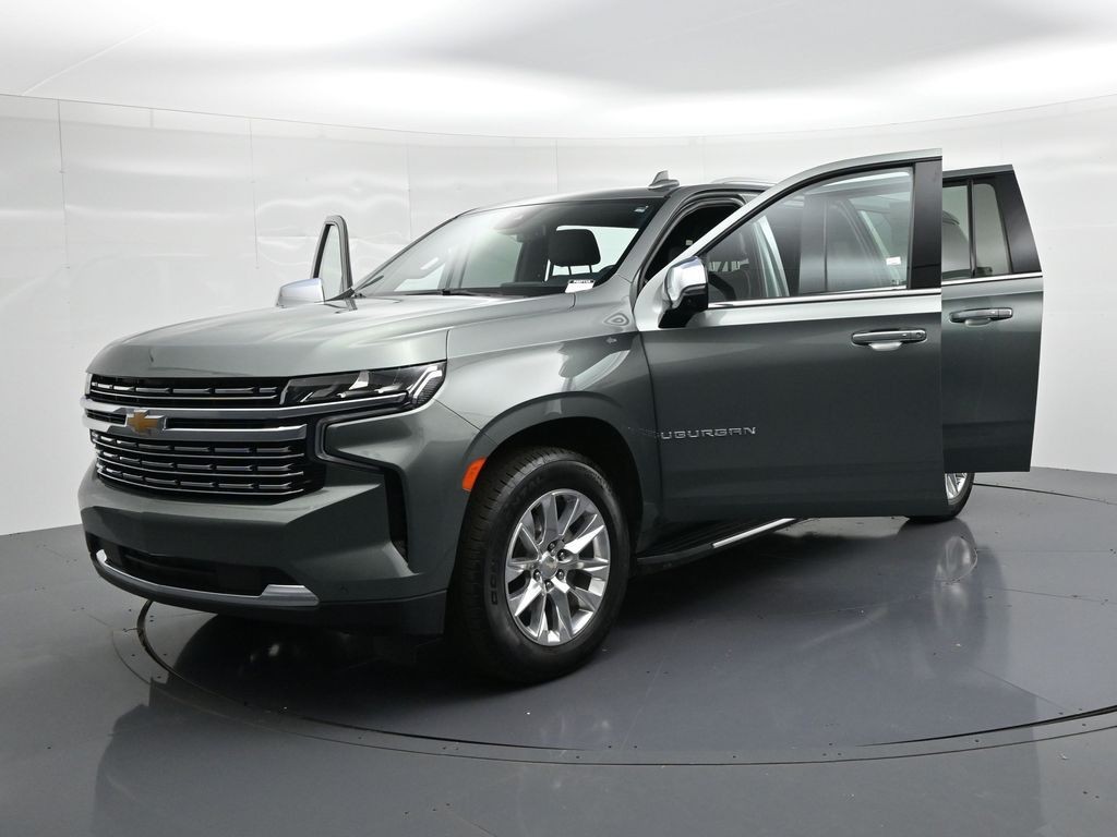Chevrolet Suburban Vehicle Full-screen Gallery Image 28