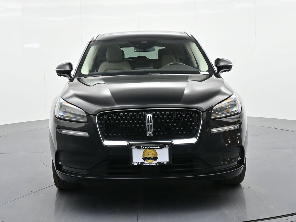 Lincoln Corsair Vehicle Full-screen Gallery Image 2