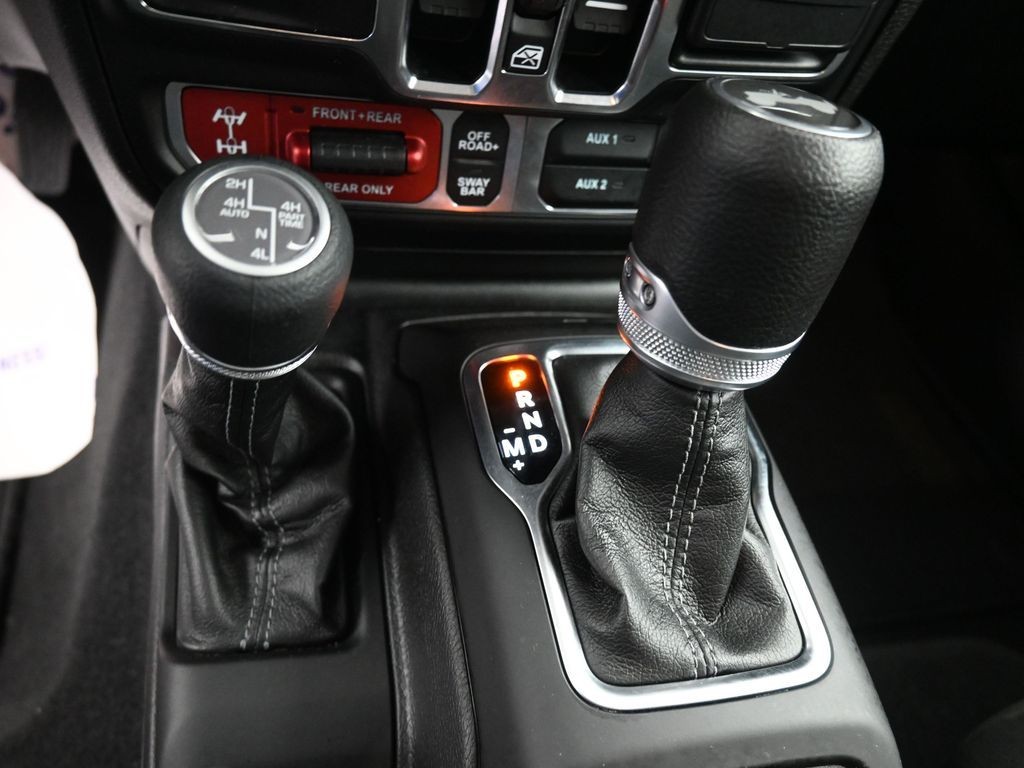 Jeep Wrangler 4xe Vehicle Full-screen Gallery Image 16