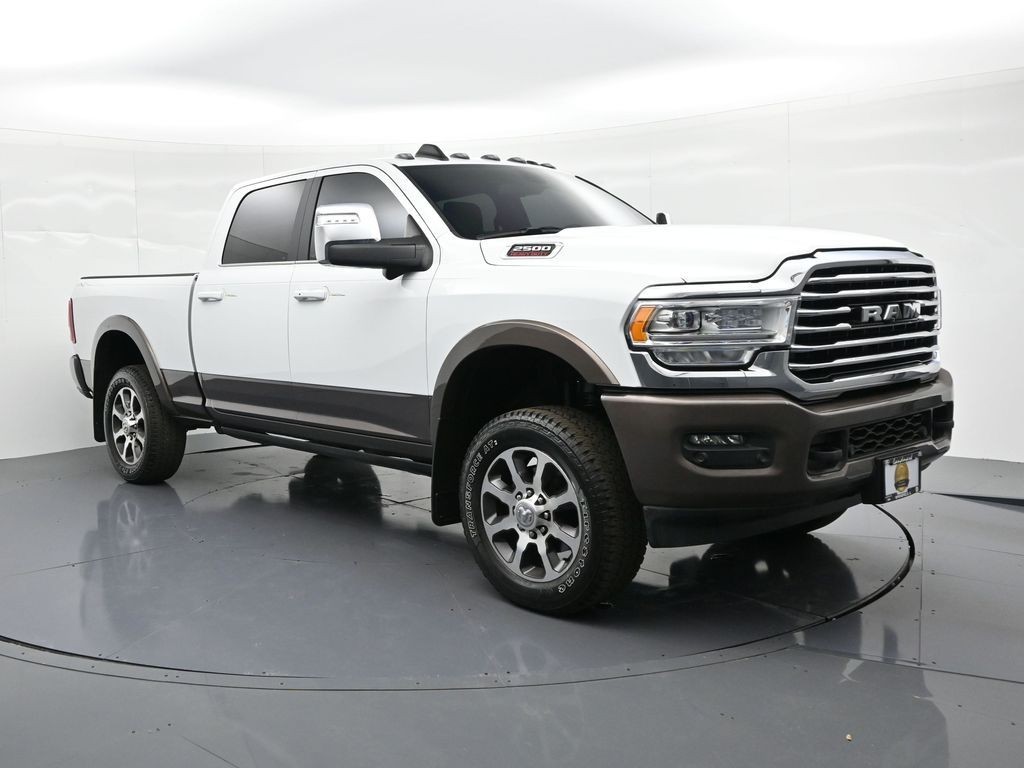 Ram 2500 Vehicle Full-screen Gallery Image 3