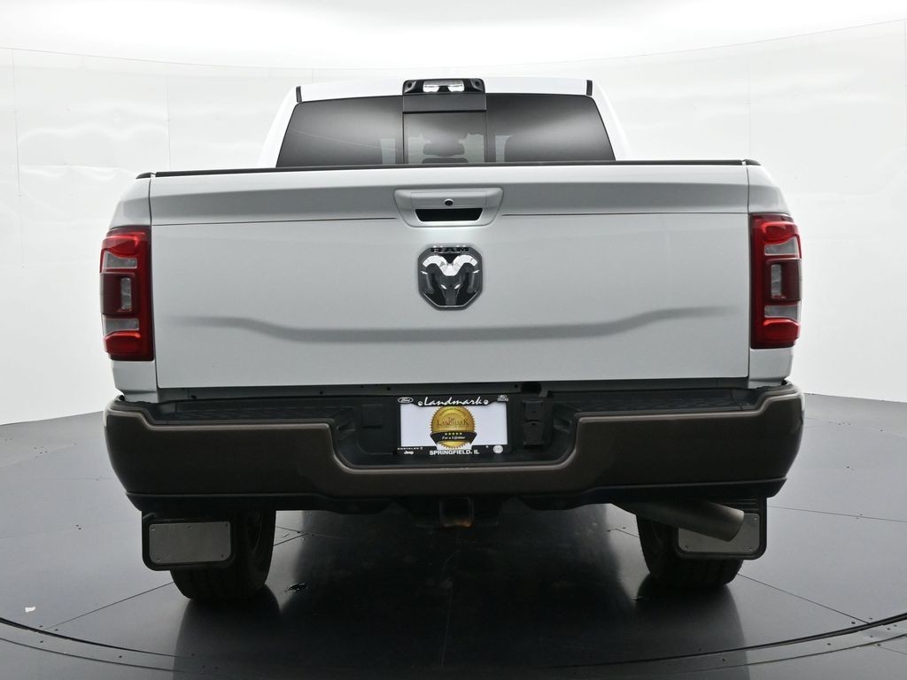 Ram 2500 Vehicle Full-screen Gallery Image 6