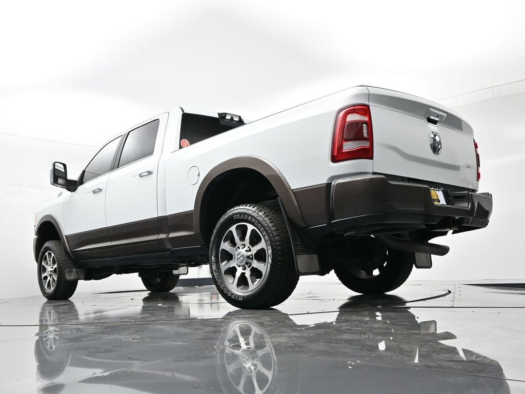 Ram 2500 Vehicle Full-screen Gallery Image 32