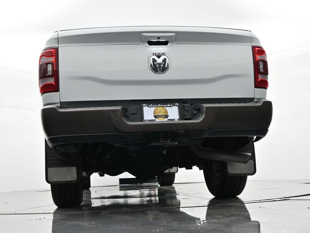 Ram 2500 Vehicle Full-screen Gallery Image 33