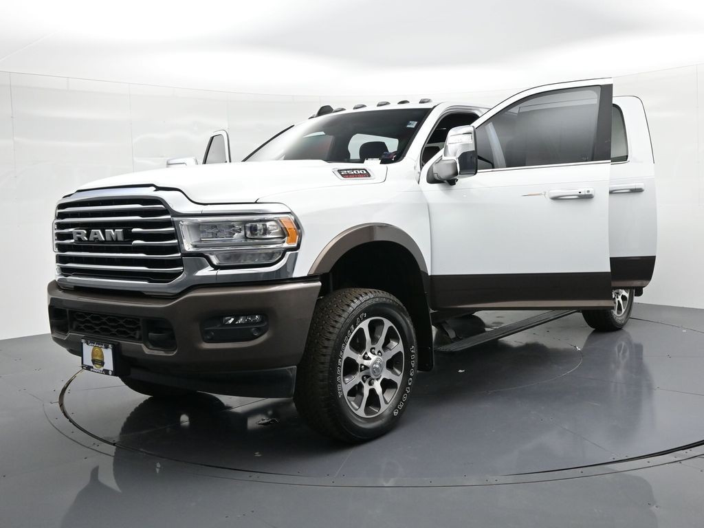 Ram 2500 Vehicle Full-screen Gallery Image 38